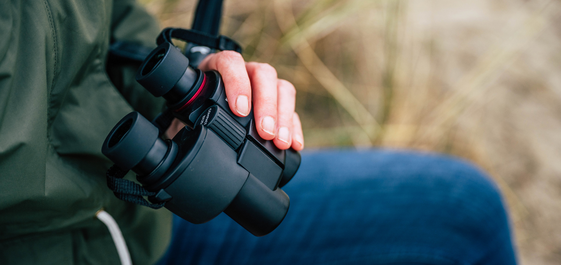 kite_optics_compact_binoculars_hero