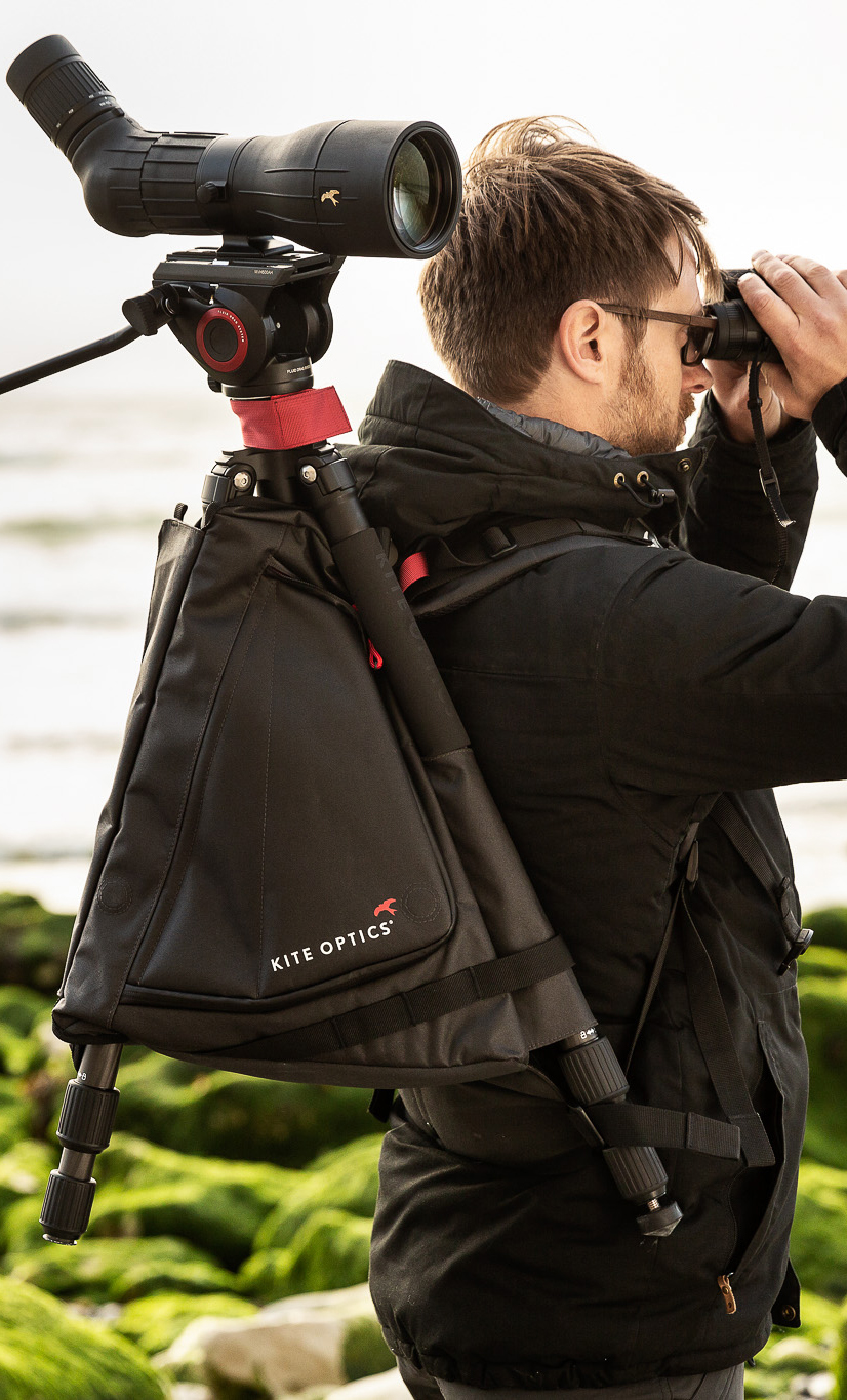 kite-optics-viato-spottingscope-backpack_balance